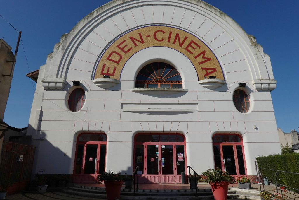 Après avoir rejoint la Loire et traversé le pont qui l'enjambe, petite visite de Cosne-sur-Loire